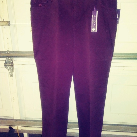 Gloria Vanderbilt Denim - Think Christmas NWT Gloria Vanderbilt 16w jeans Gloria Vanderbilt Denim - Think Christmas NWT Gloria Vanderbilt 16w jeans